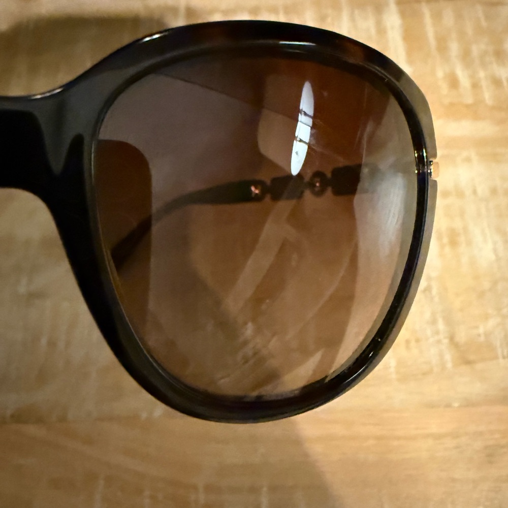 Coach Polarized Tortoise Sunglasses HC 8131 Brown Eye Gold✨Like New Retail $250 - Picture 7 of 8
